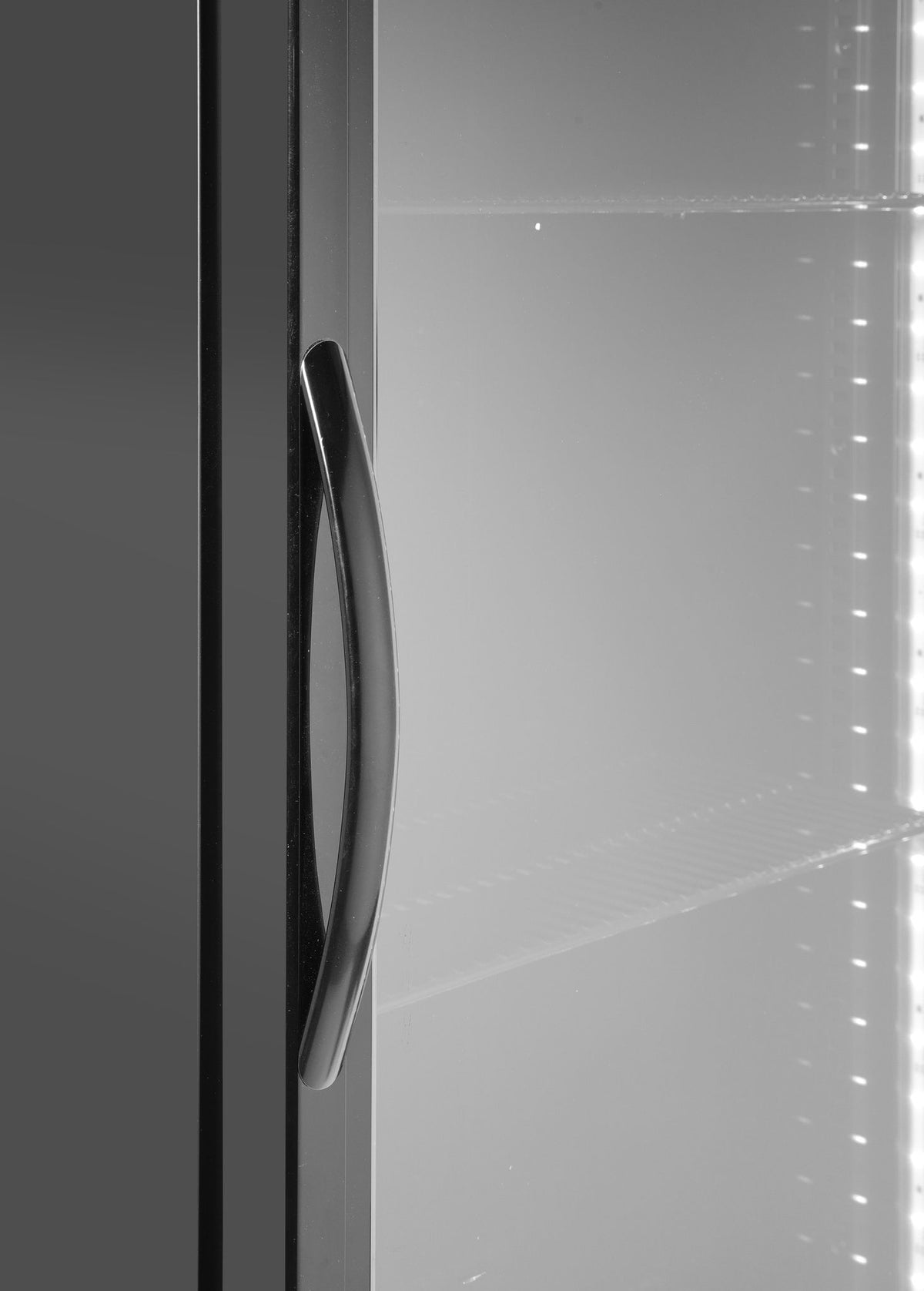 FRIGORIFERO PER BAR POSTERIORE A PORTA SINGOLA, ARKTIC, 243L, NERO, 230V/195W, 530X600X(H)1820MM - 236956