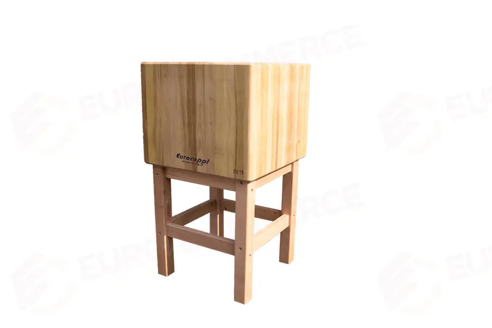 Ceppo con sgabello in legno