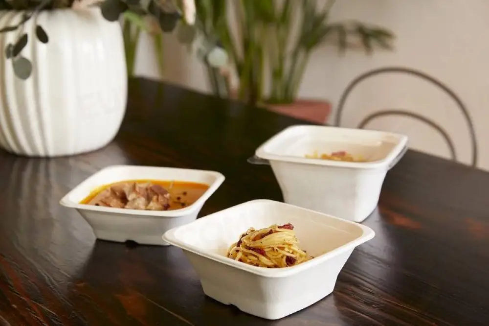 CONTENITORE QUADRATO TAKE AWAY BIANCO - 18X18X9H CM - 1200 ML - Q2075 - LEONE - MONOUSO BIO