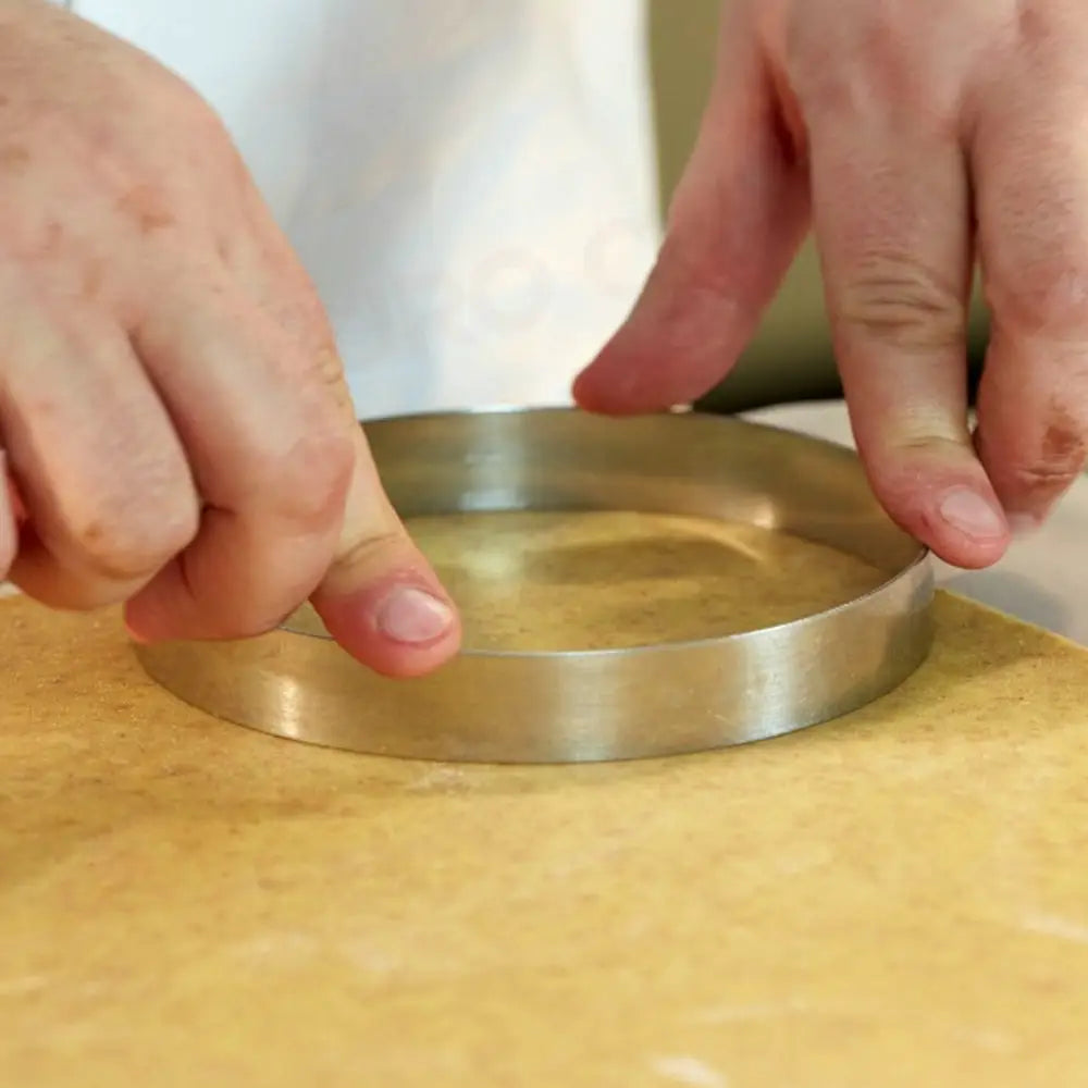 FASCIA INOX MICROFORATA ELLISSE 270 X 150 X H 20 MM - 6/8 PORZIONI - XF23 - PAVONI ITALIA - ATTREZZATURA PROFESSIONALE
