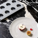 FOO’D STAMPO IN SILICONE MM 300X175 HALF APPLE DAVIDE OLDANI - 8 IMPRONTE MM 58X55X22 H VOL. ~ 50 ML - GG068S - PAVONI