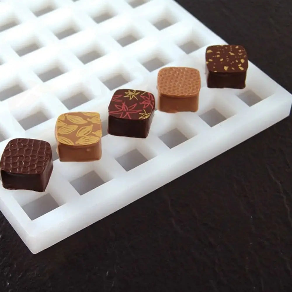 STAMPO IN SILICONE CHOCOFLEX 290 X 190 MM - 54 IMPRONTE 23 X 23 X H 14 MM - LS02 - PAVONI ITALIA - STAMPI