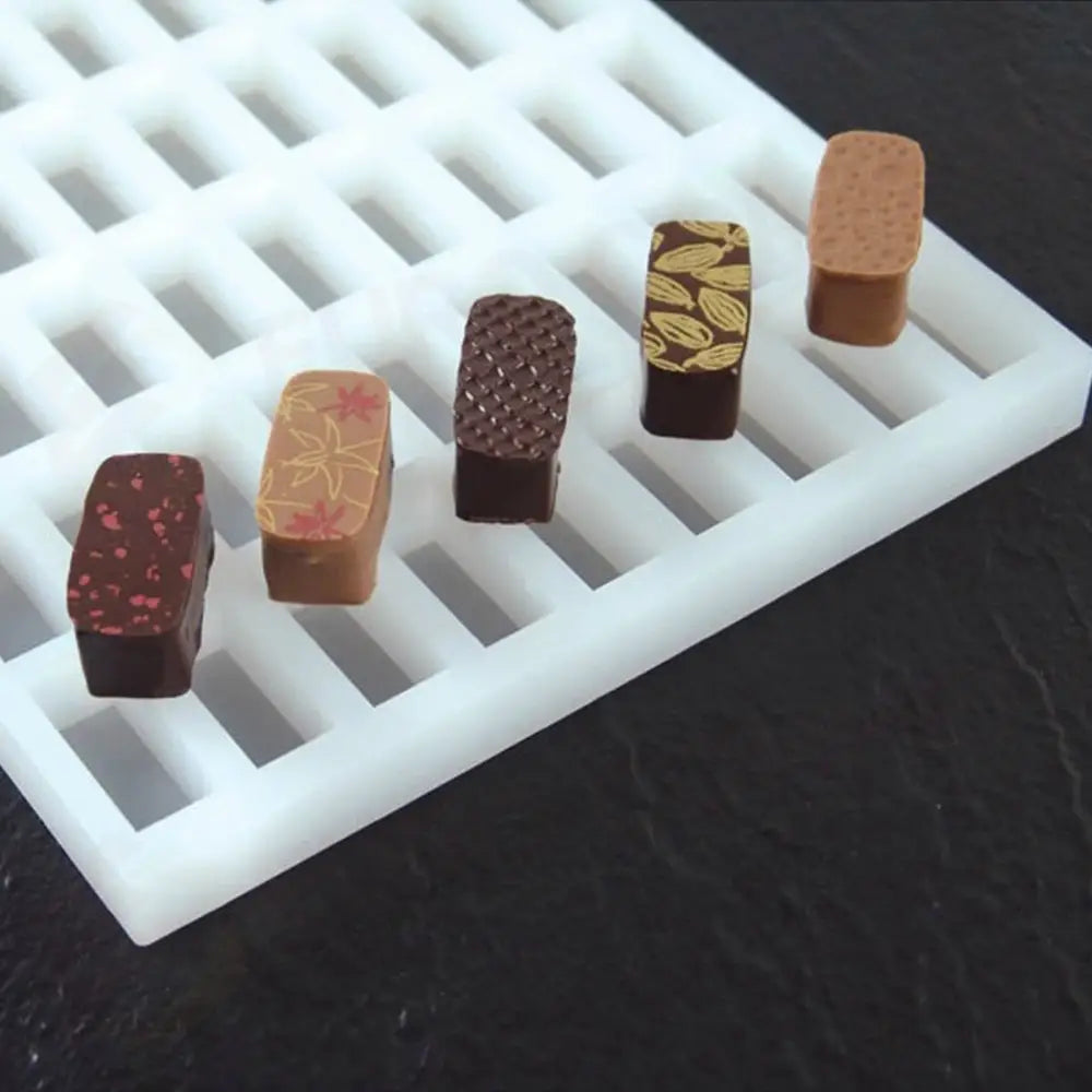 STAMPO IN SILICONE CHOCOFLEX 290 X 190 MM - 63 IMPRONTE 35 X 14 X H 14 MM - LS03 - PAVONI ITALIA - STAMPI